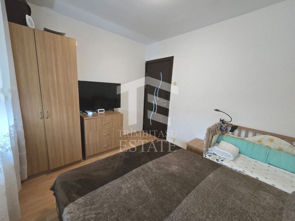 INEL I - Apartament cu centrala pe gaz, loc de parcare si pod de 60 mp - Poză 11