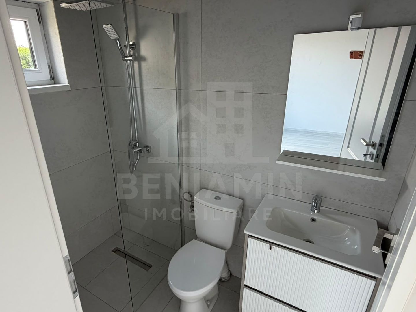 Casa-3 Dormitore-3 bai-Teren 300mp-Damila str Ficusului-La cheie - Poză 9