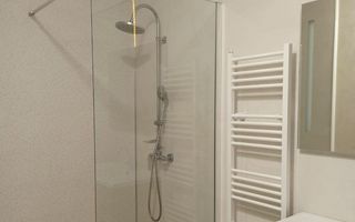 Apartament cu 3 camere, parcare subterană, zonă liniștită. - Poză 6