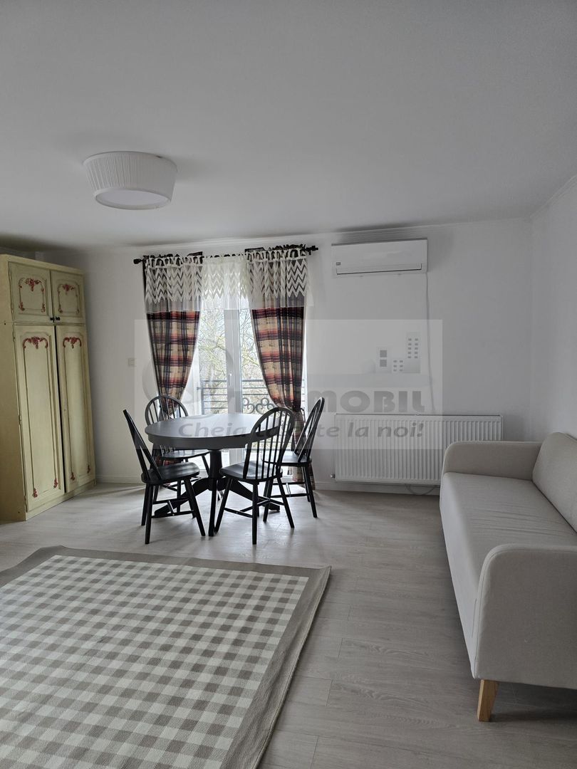 Penthouse 4 camere Copou - 920 euro - Poză 1