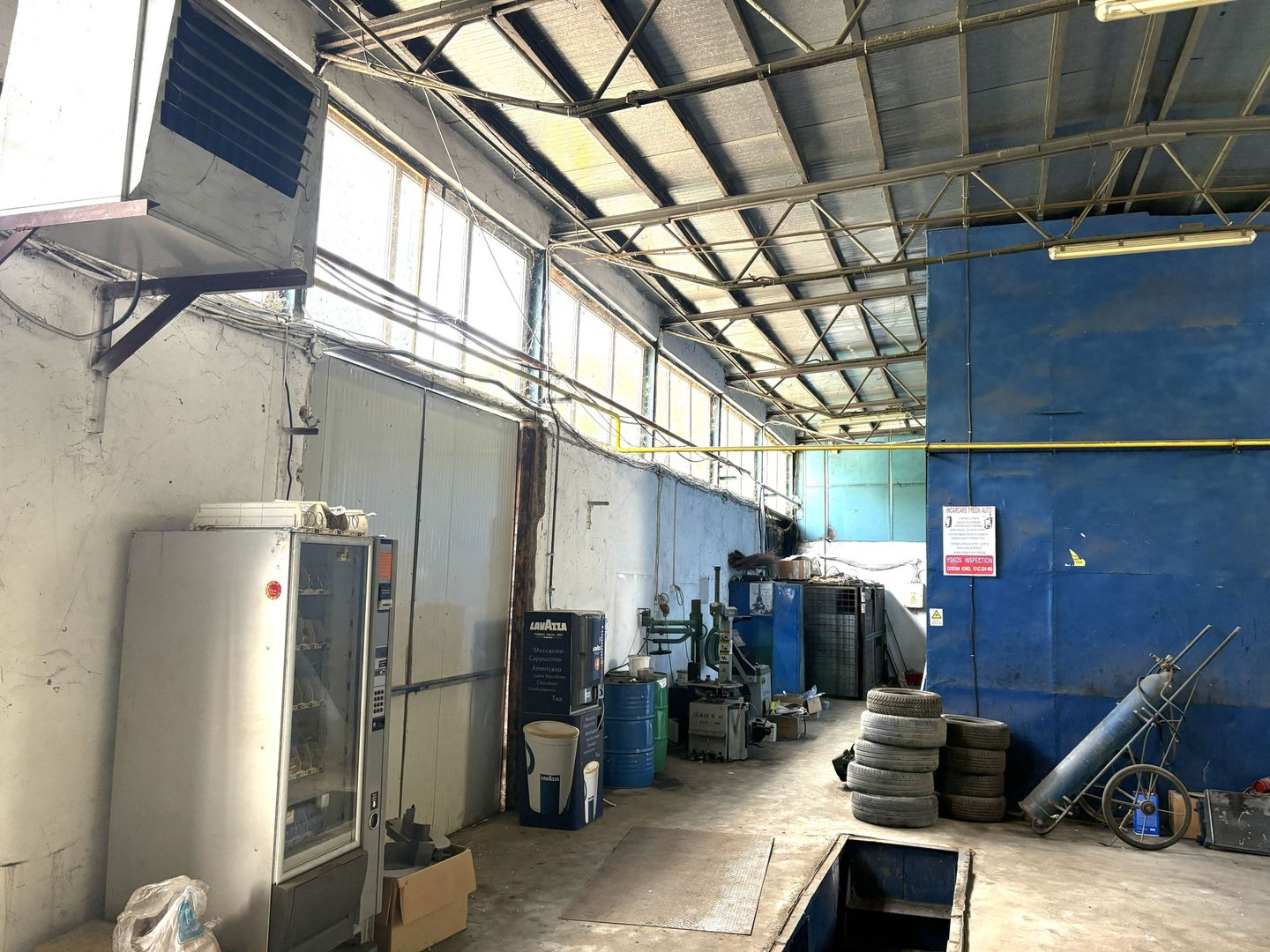 Hala fost service auto, Tatarasi, 317mp, 5,2euro/mp - Poză 3
