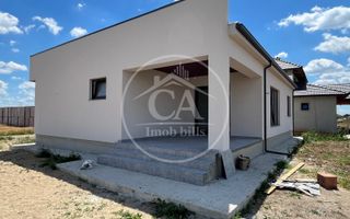 Casă de vânzare cu 4 camere în Santandrei , Bihor - Poză 2