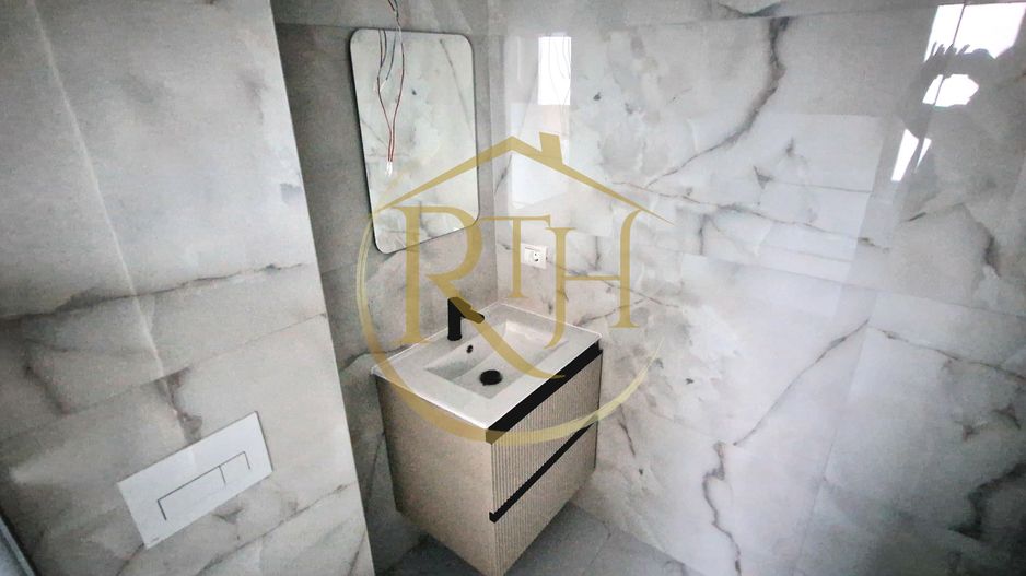 Duplex de vanzare cu 4 camere,2 bai,250 mp teren-Mosnita Veche zona Centrala. - Poză 14