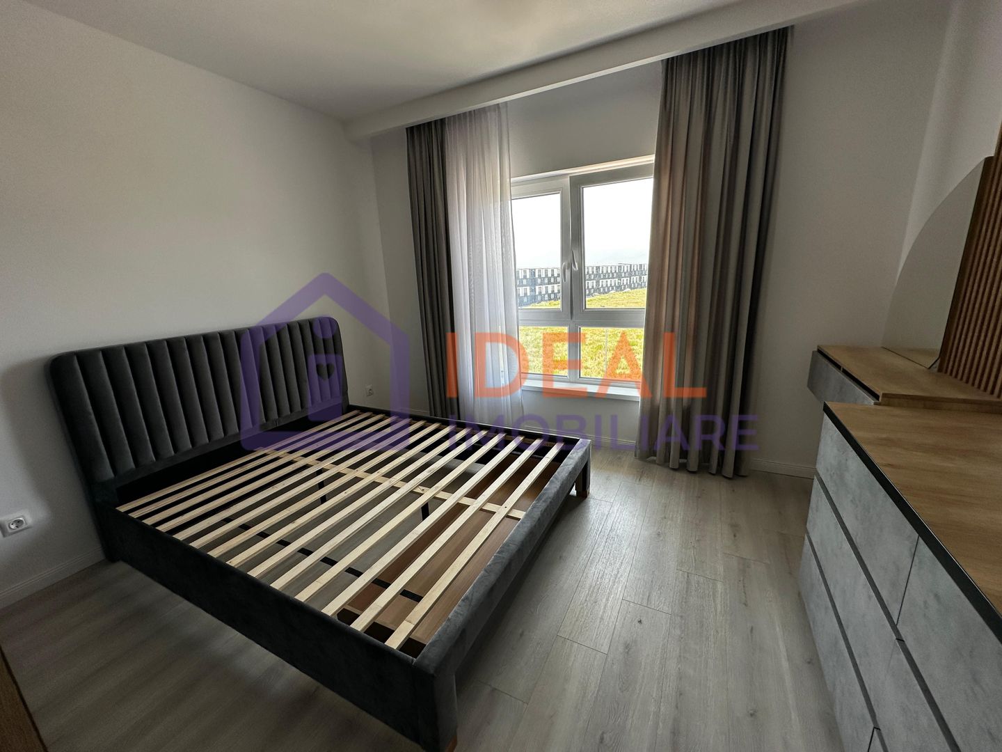 Apartament cu 3 camere și balcon de vânzare ,în zona Doamna Stanca - Poză 3