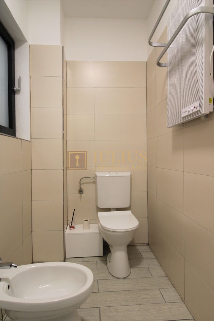 Încălzire în pardoseală, baia are fereastra. Loc parcare privat - Poză 17