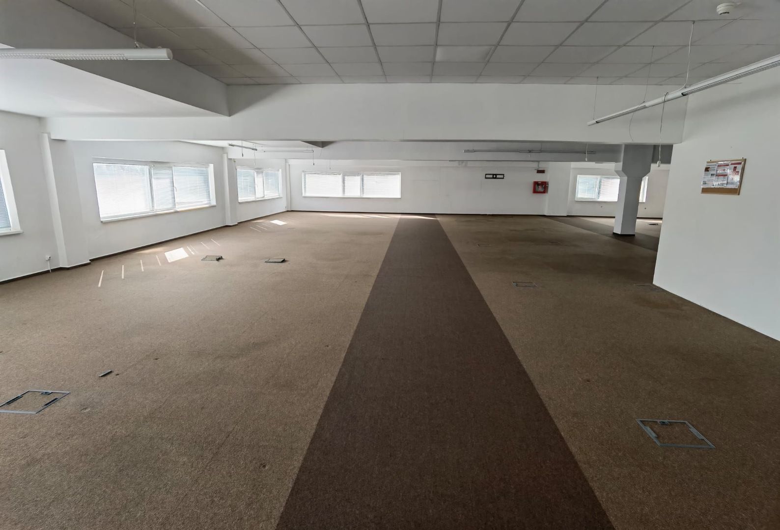 Spatii birouri/servicii - Poză 29