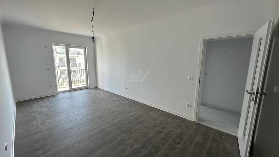 Decomandat. Etaj intermediar. Balcon mare. Loc de parcare. - Poză 1