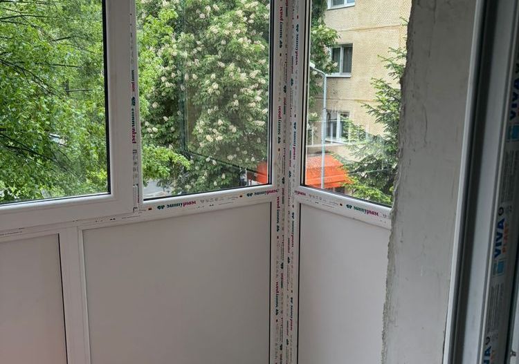 Dâmbu – Apartament 3 camere, etaj 2/4, balcon - Poză 4