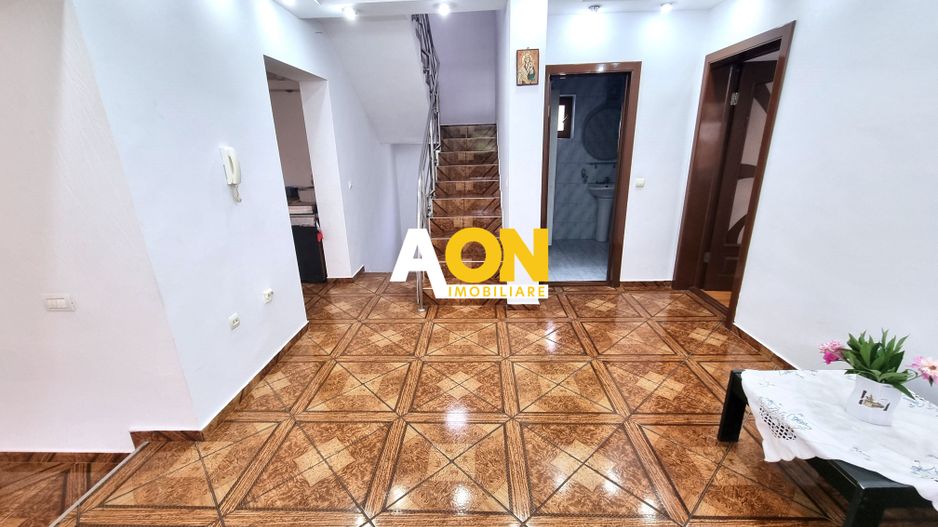 De vanzare casa 6 camere, S+P+M, 900mp teren, Cetate - Poză 2