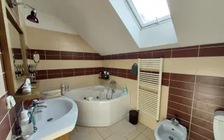 Casa 4 camere I Curte I 220 mp utili I Parcul Sub Arini - Poză 12