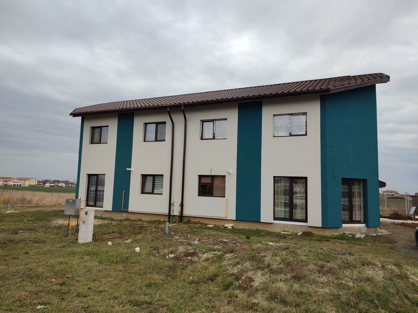 Sanandrei, Spurafete generoase, drum asflatat - Poză 1