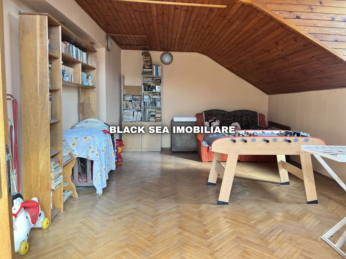 Vila 7 camere D+P+1+M - Gaze - 2 Garaje - 50m de plaja - Ocazie Unică - Poză 15