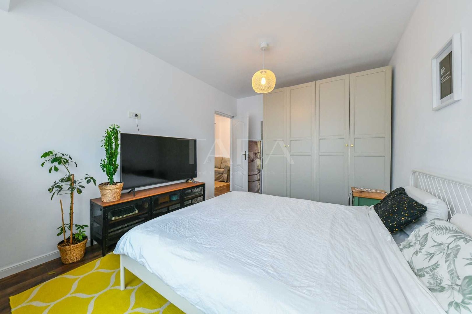 Apartament cu 2 dormitoare și garaj subteran zona Centrală Floresti. - Poză 6