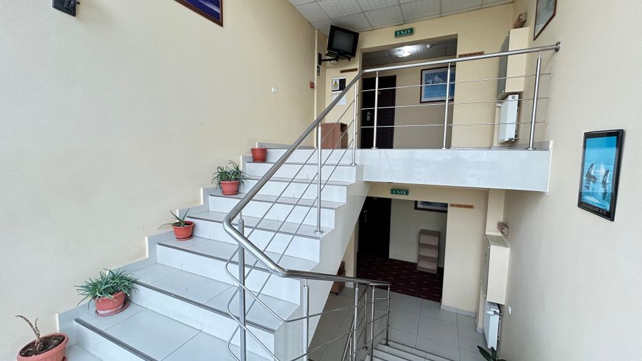 Hotel Austin D+P+3E de inchiriat - ideal birouri/clinica/scoala soferi - Poză 6