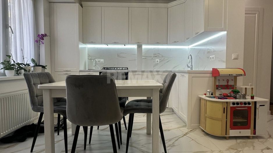 Apartament cu 3 camere Buiucani- Flacăra - Poză 1