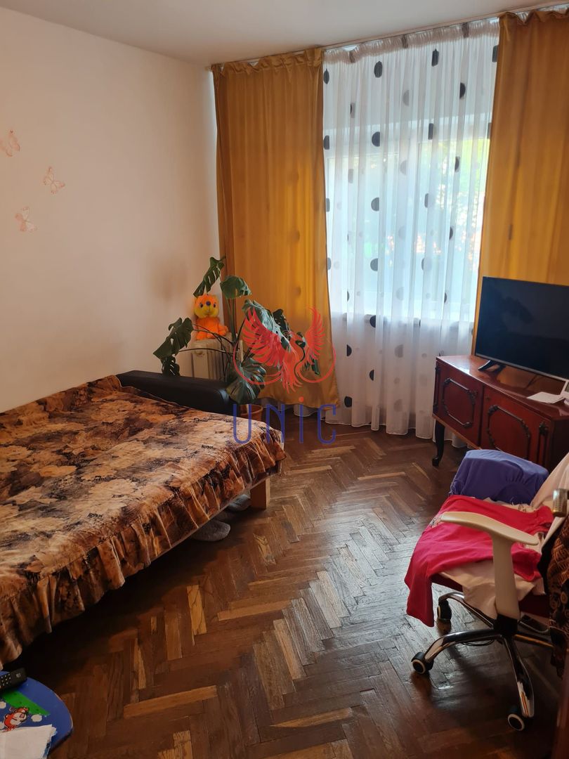 Apartament 3 camere decomandat parter, 1 Mai - Poză 8