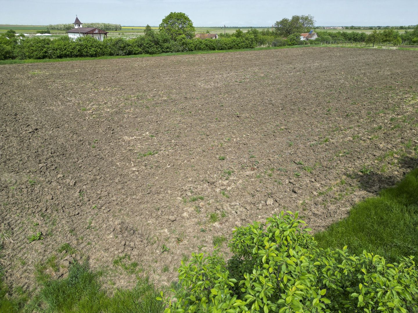 Teren Intravilan de 3,090 mp în Cuvin - Poză 11