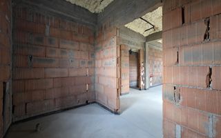 Vilă individuală în Tunari – 5 camere, curte privată - Poză 34