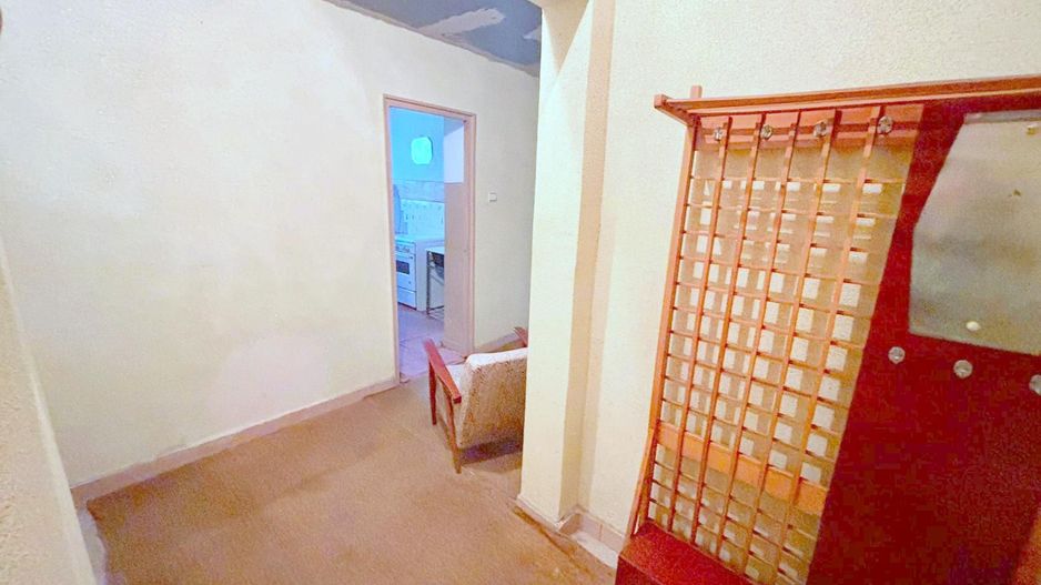 Exclusivitate - Apartament 2 camere în Micro 17, parter, de renovat - Poză 1