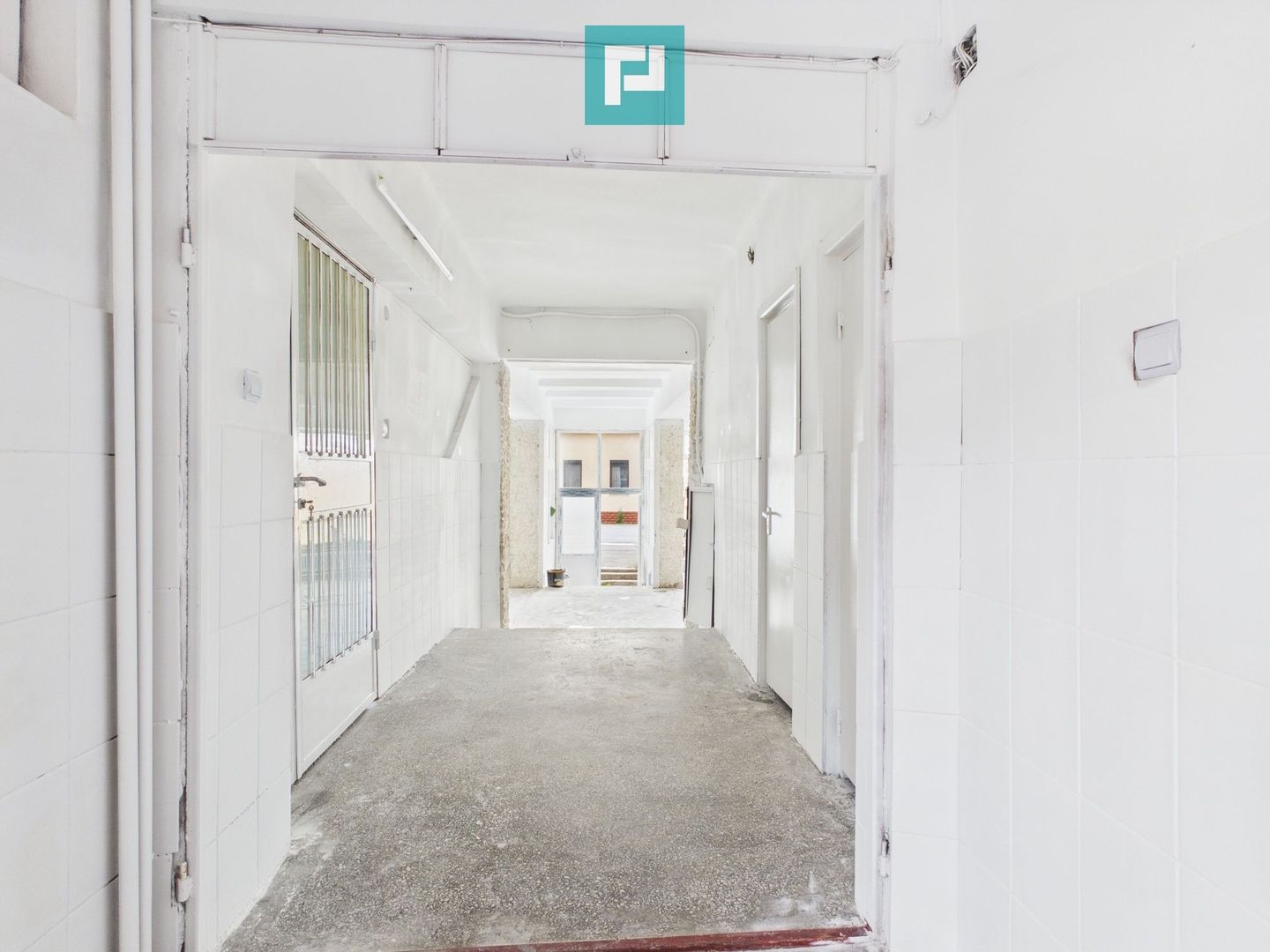 Proprietate multifuncţională central Arad - Poză 7