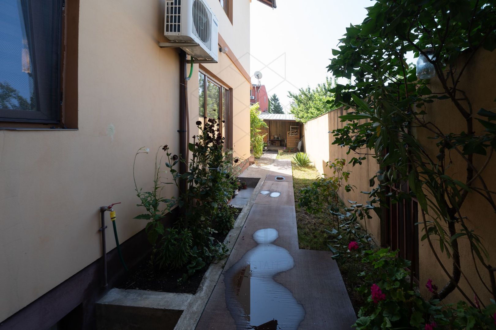 Casa spatioasa 515 mp langa metrou 1Mai - Poză 24