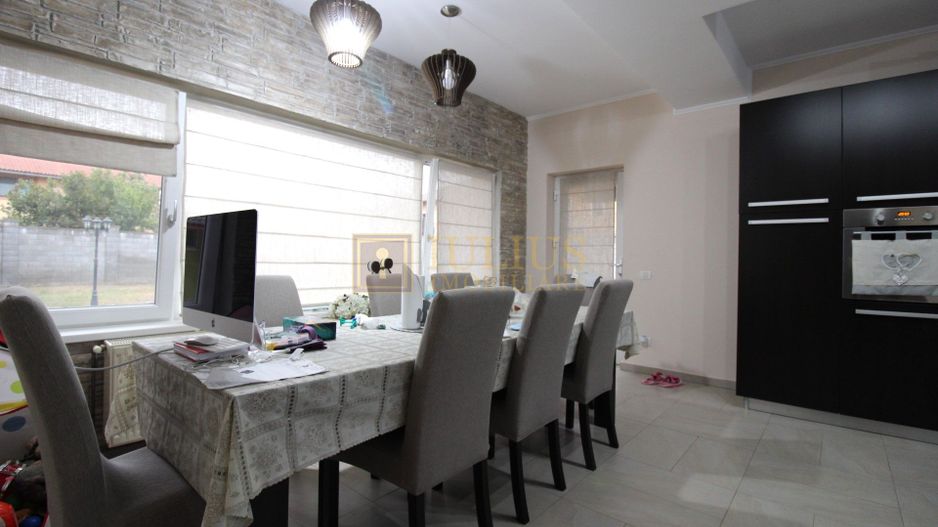 Sat Giroc, ideal pentru diverse afaceri sau pentru locuit. - Poză 8