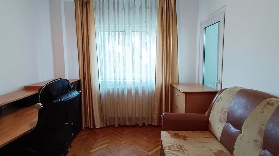 Apartament cu 4 camere in Tractoru-Independentei - Poză 14