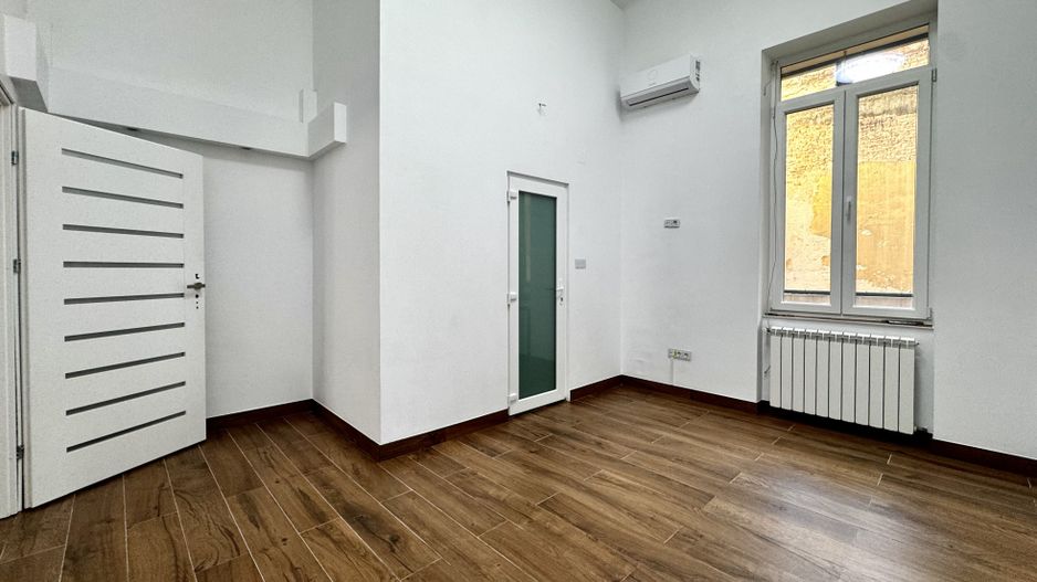 Spațiu birouri - renovat integral, etaj 1, in Piața Unirii - Poză 1