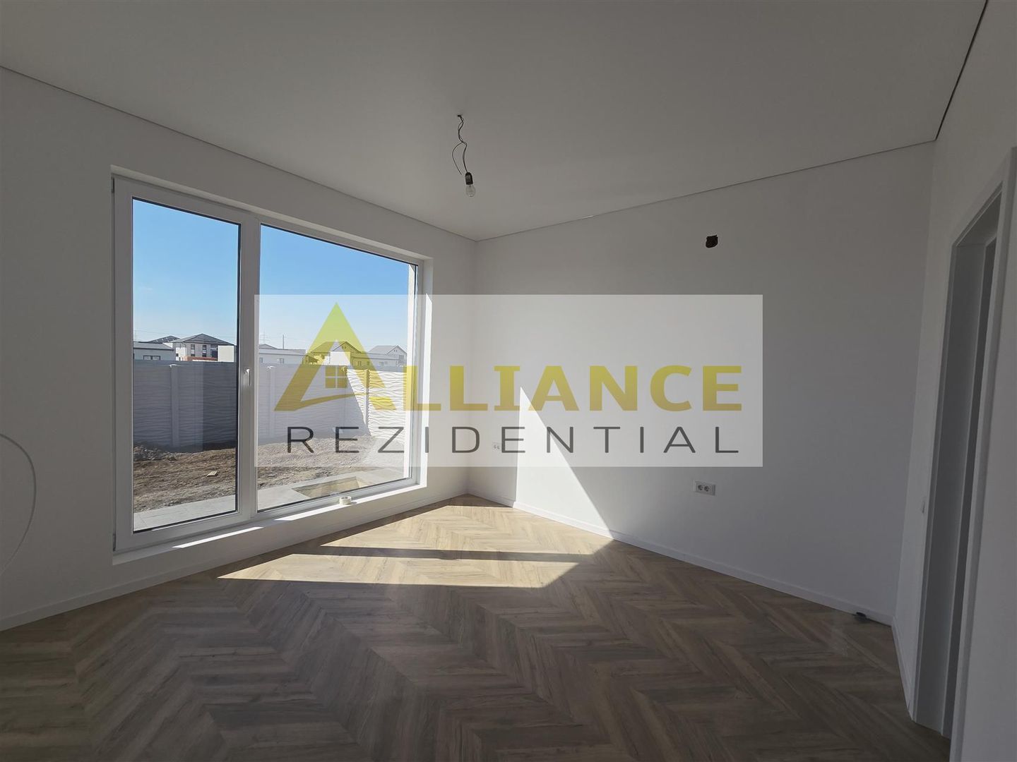 Casa individuala- 4 camere- 371mp teren- placa de beton - Poză 8