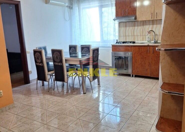 De vânzare apartament cu 2 camere decomandat, zona Școlii 7 - Poză 1