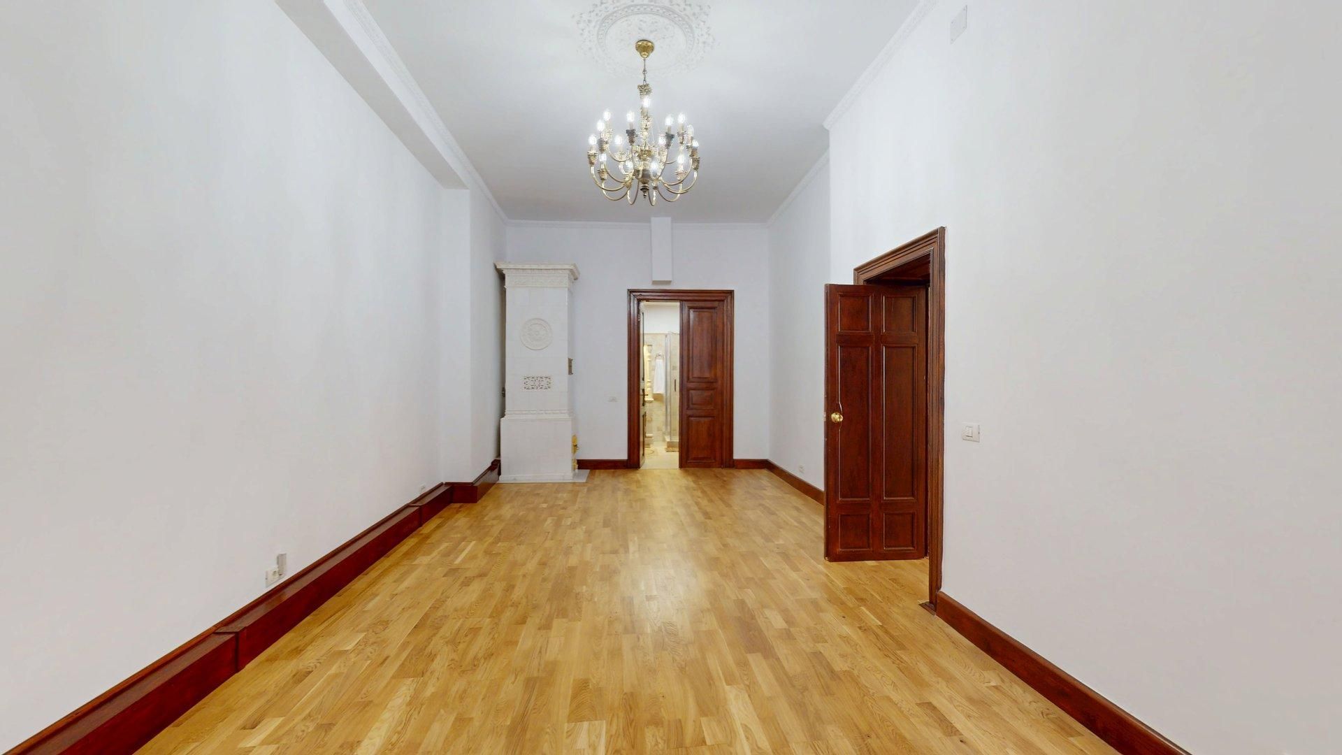 Casă cu șarm istoric lângă Cișmigiu – 6 camere, atrium natural, cramă - Poză 13