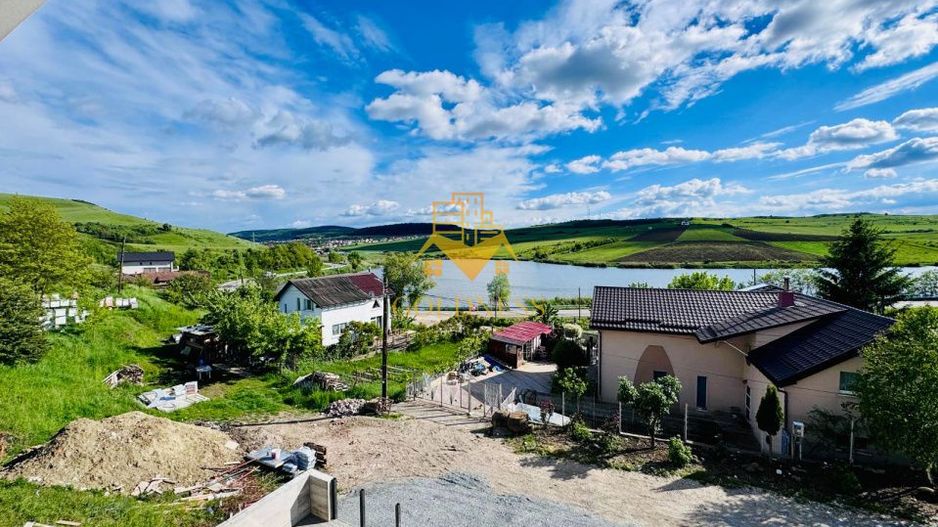 Casă tip duplex de vânzare, 4 camere, suprafață teren 200 mp, Chinteni - Poză 1