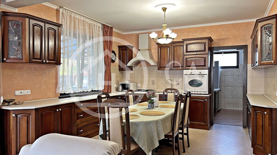 Casa cu 7 camere de inchiriat in zona Georghe Doja, Oradea - Poză 7