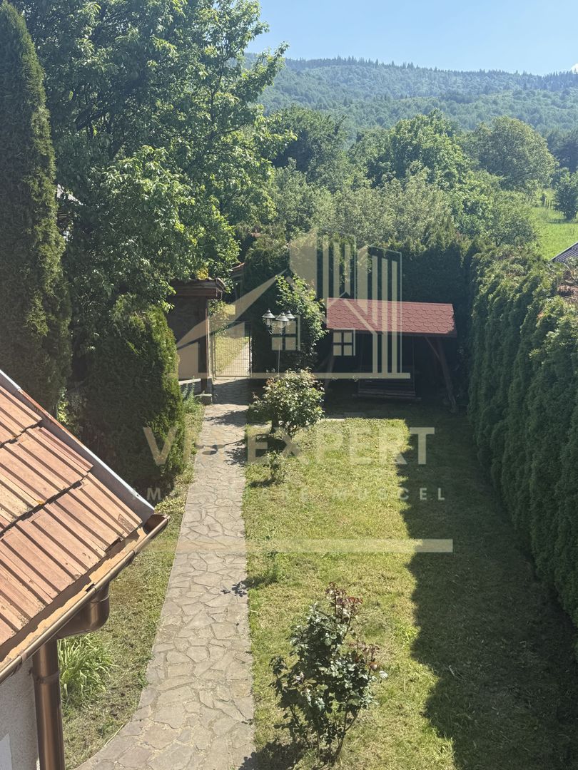 VILA 5 CAMERE, TEREN 4520 MP, LERESTI, ARGES - Poză 19