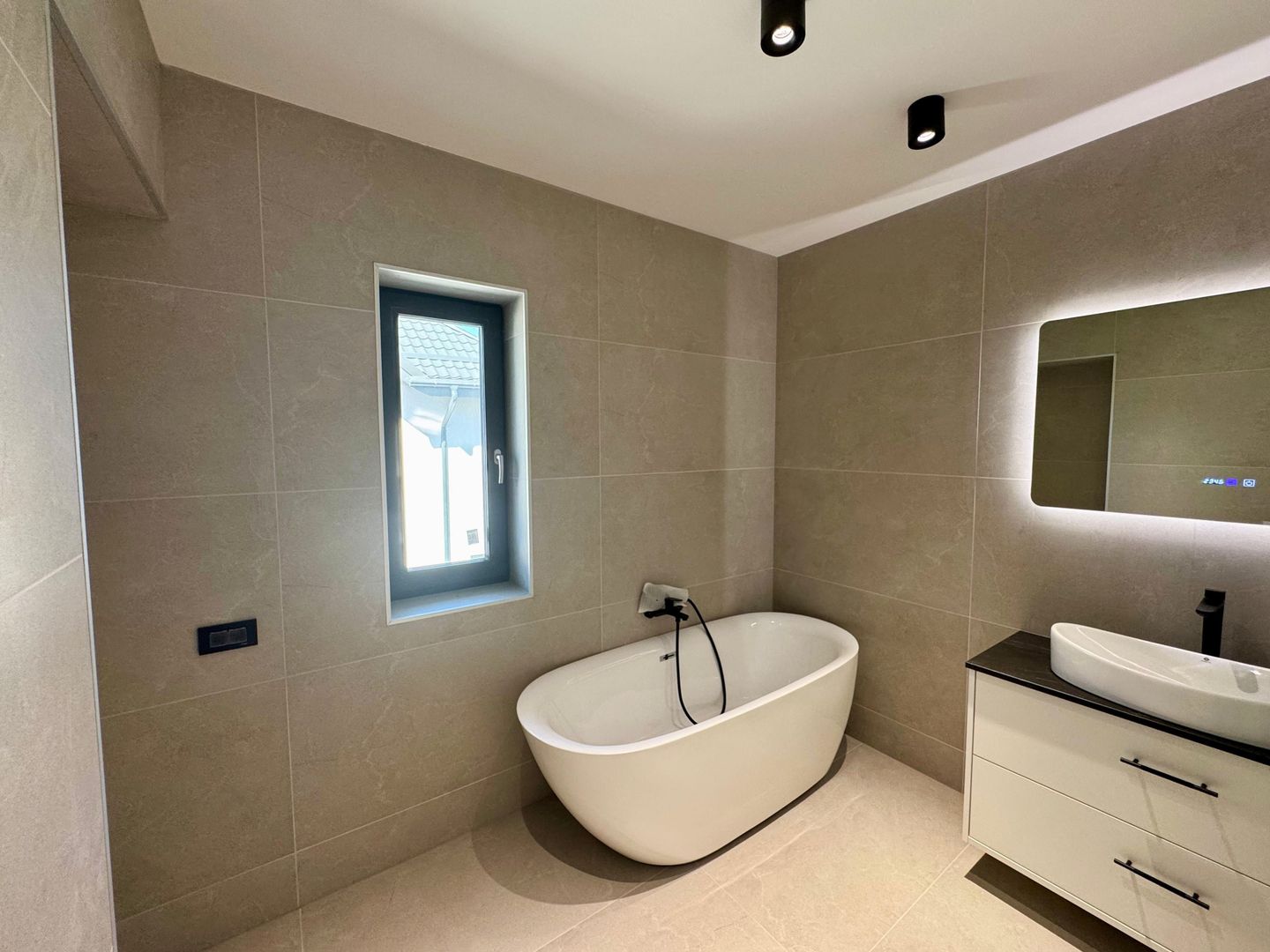 Vanzare vila cu 5 camere | Mogosoaia | Zona linistita - Poză 9