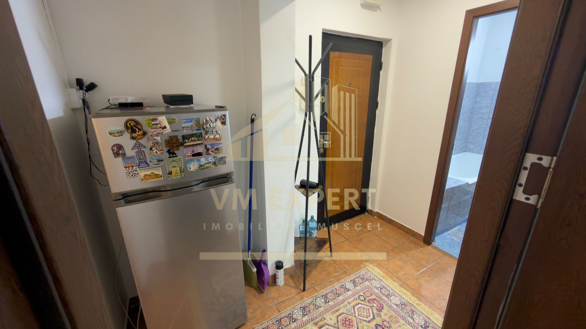 GARSONIERĂ TRANSFORMATĂ  APARTAMENT 2 CAMERE PARTER ZONĂ CENTRALĂ CAMPULUNG - Poză 13