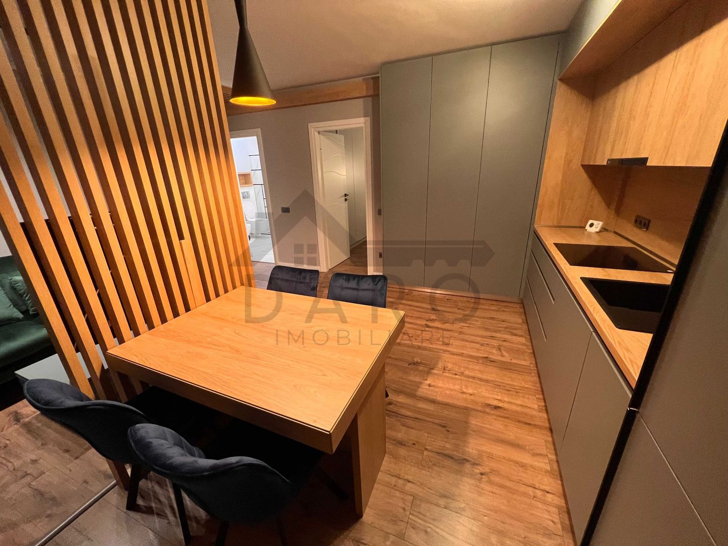 Dau in chirie 2 camere - lux - loc de parcare inclus - Poză 3