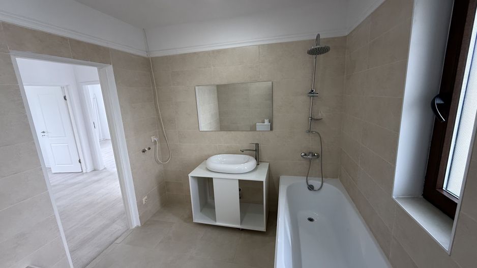 Vila 4 camere cu arhitectura deosebita langa pădure in Corbeanca ! - Poză 14