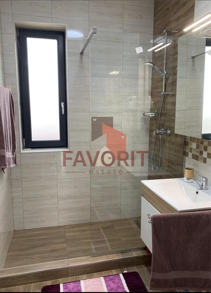 Terasa generoasa. Modern amenajat. - Poză 10