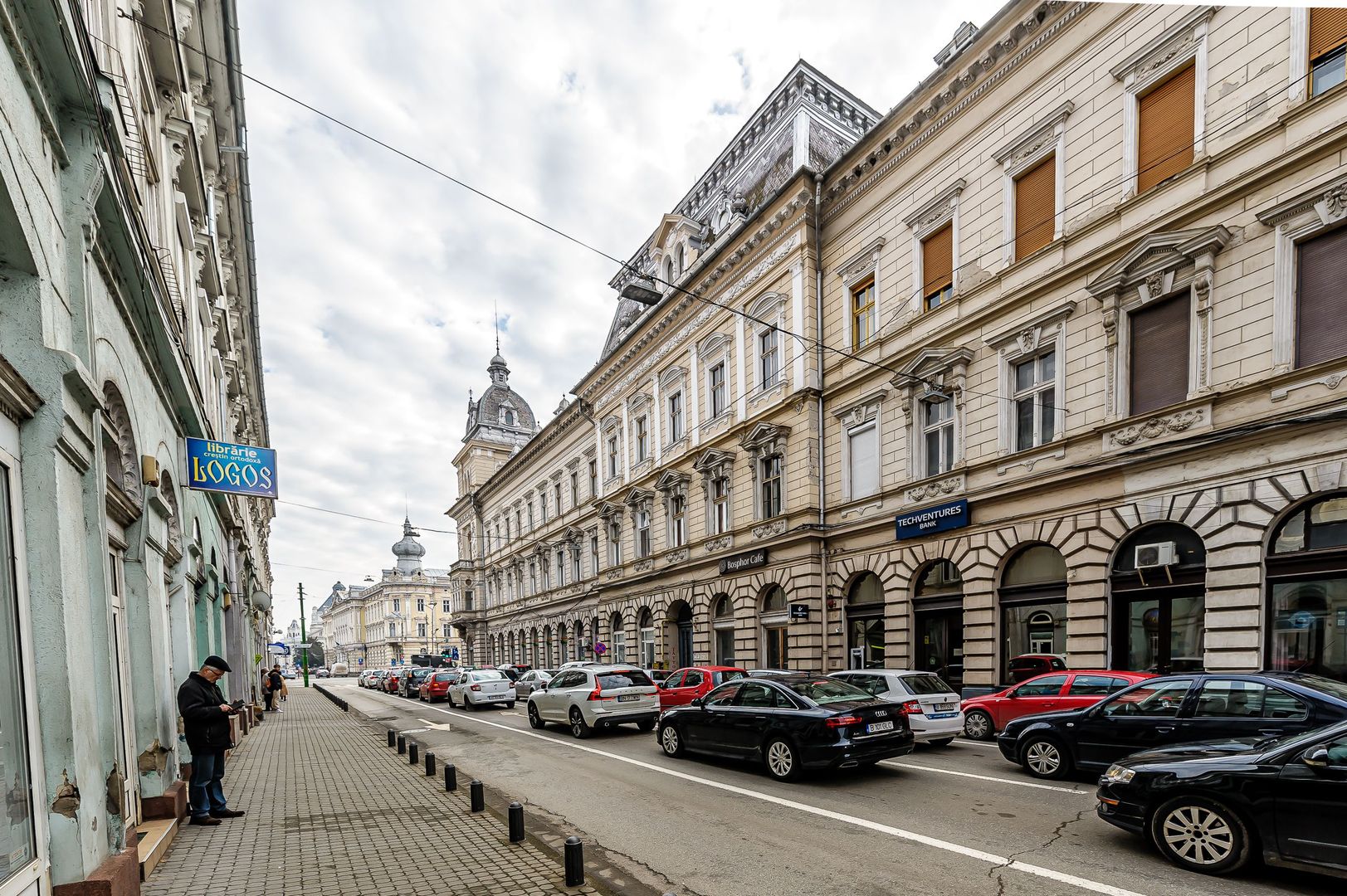 Apartament contemporan în Palatul Neumann, Arad. - Poză 1