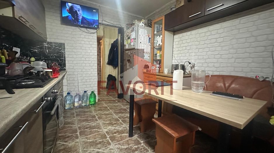 4 camere | COMISION 0 | centrala proprie | etaj 1 | decomandat | - Poză 4