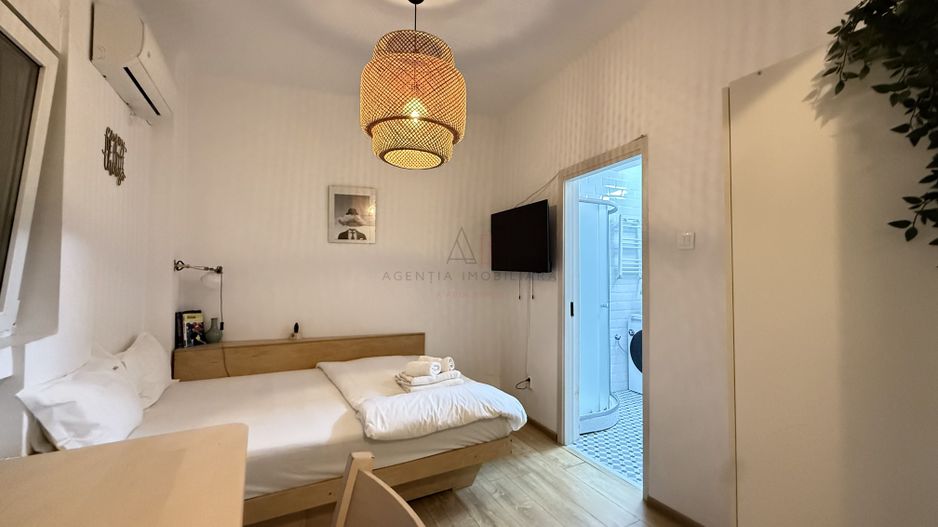 Garsoniera Universitate | View Hotel Corinthia - Poză 3