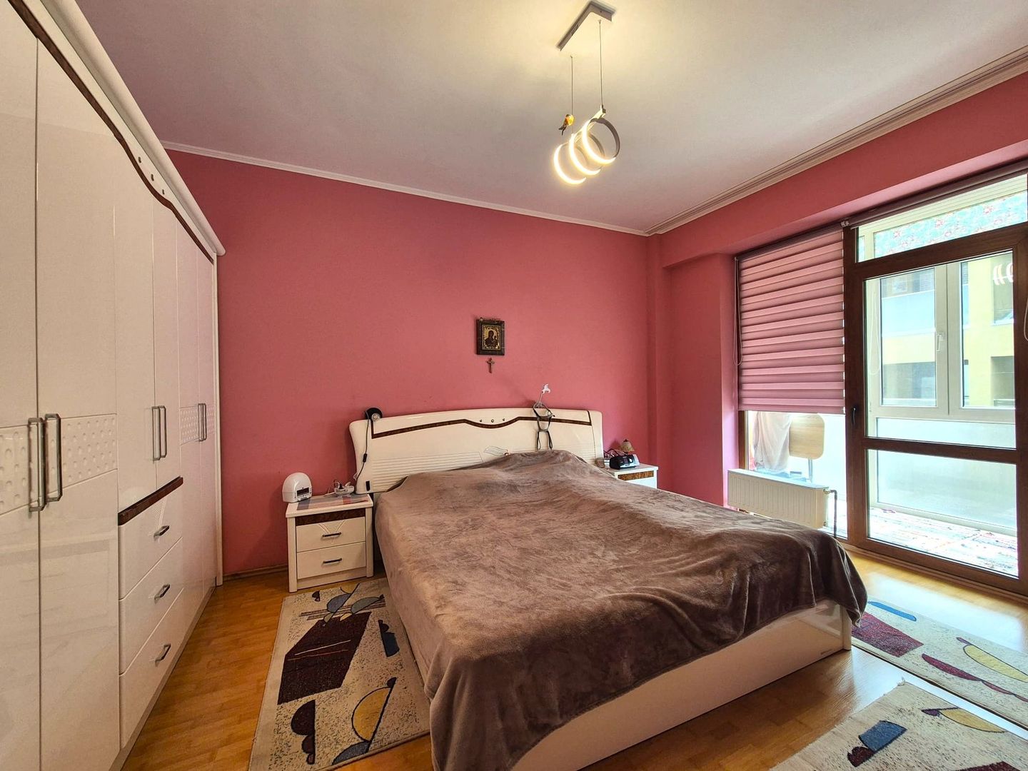 Tractoru, zonă liniștită de case, apartament spațios 3 camere cu garaj - Poză 17