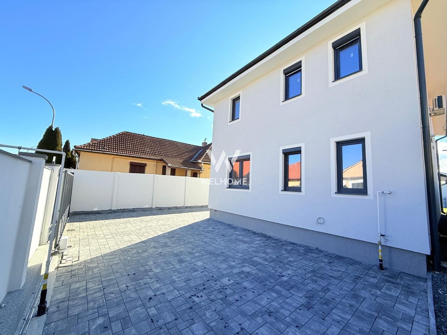 Casă individuală premium de vânzare în Șelimbăr – 650 mp teren - Poză 2