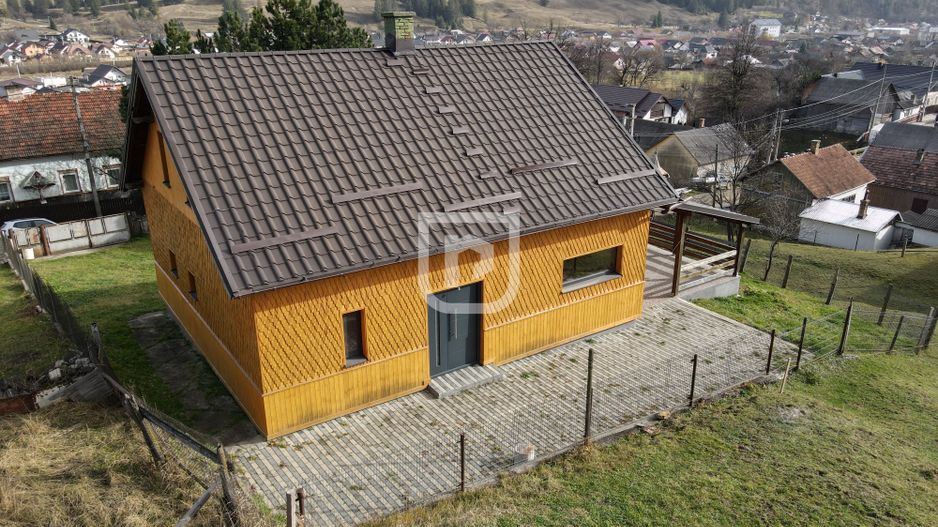 Casa din barne cu 3 dormitoare si pardoseala Gura Humorului - Poză 23