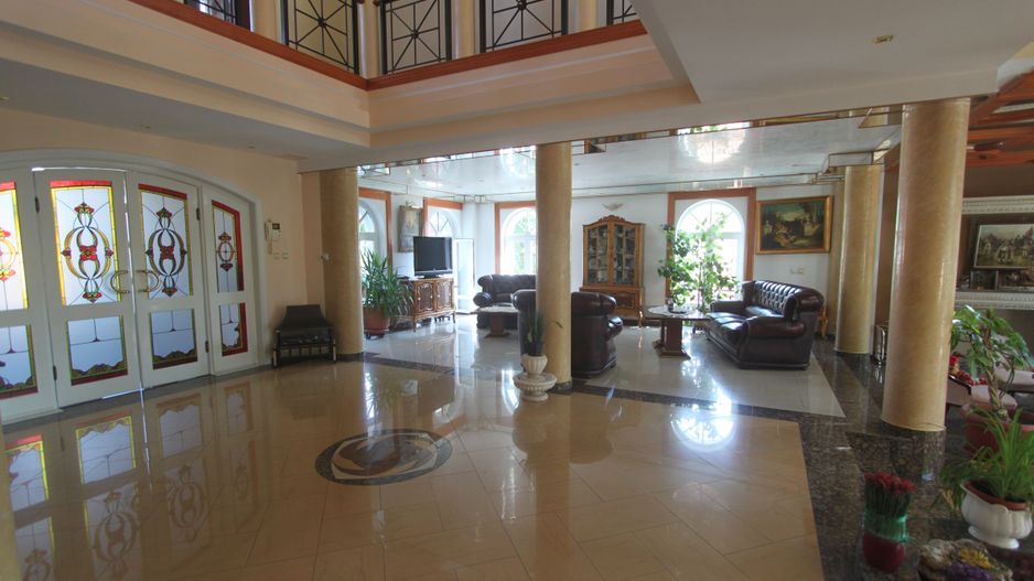 Casă / Vilă cu 8 camere de vânzare în zona Semicentral - Poză 66