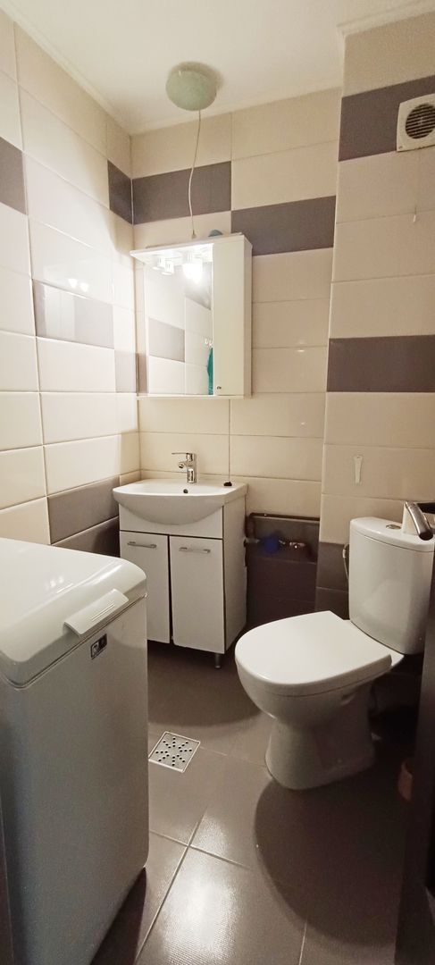 Apartament cu 3 camere pretabil birou sau locuinta in Brasov - Poză 8