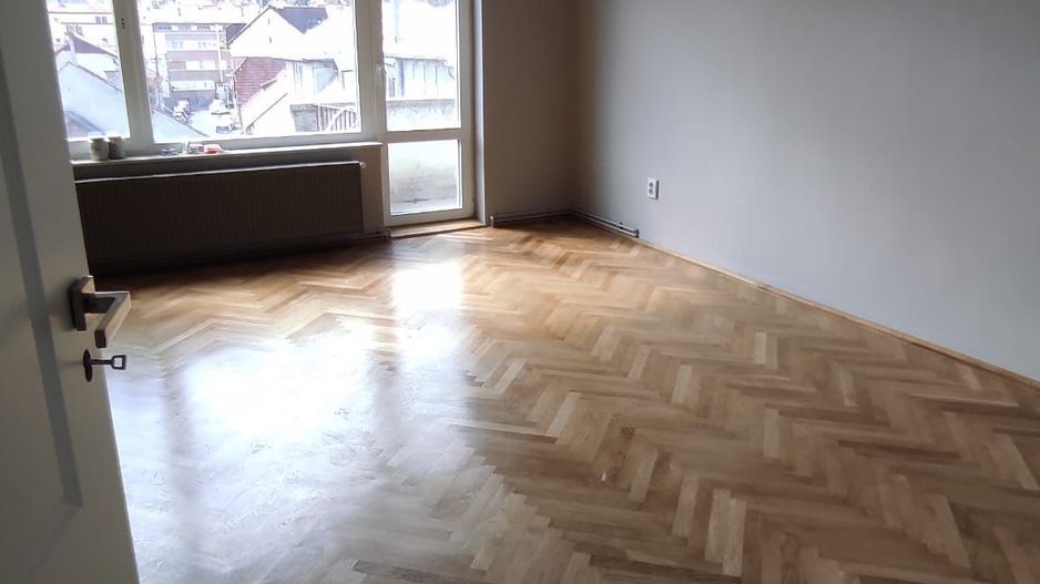 Apartament cu 3 camere  in zona centrala a Brasovului - Poză 4