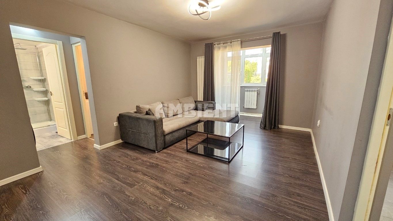 Apartament 3 camere, etaj 1, zona Centru - Vidin; - Poză 1