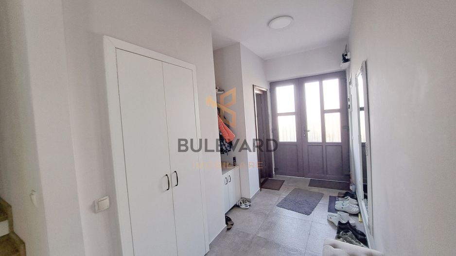 Casa tip duplex cu teren de  300 mp - Poză 10
